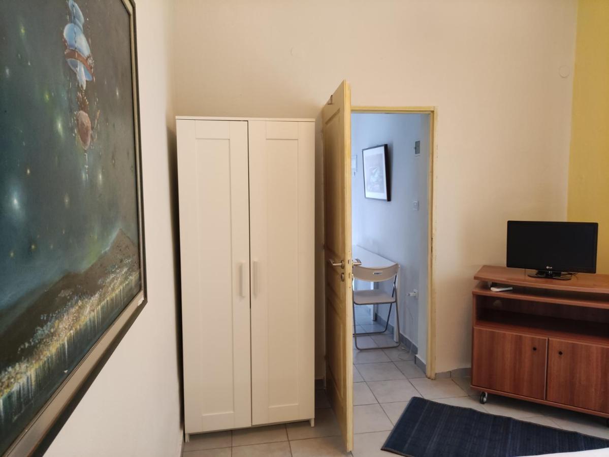 A&B Apartment Неойе Епиватай Екстериор снимка